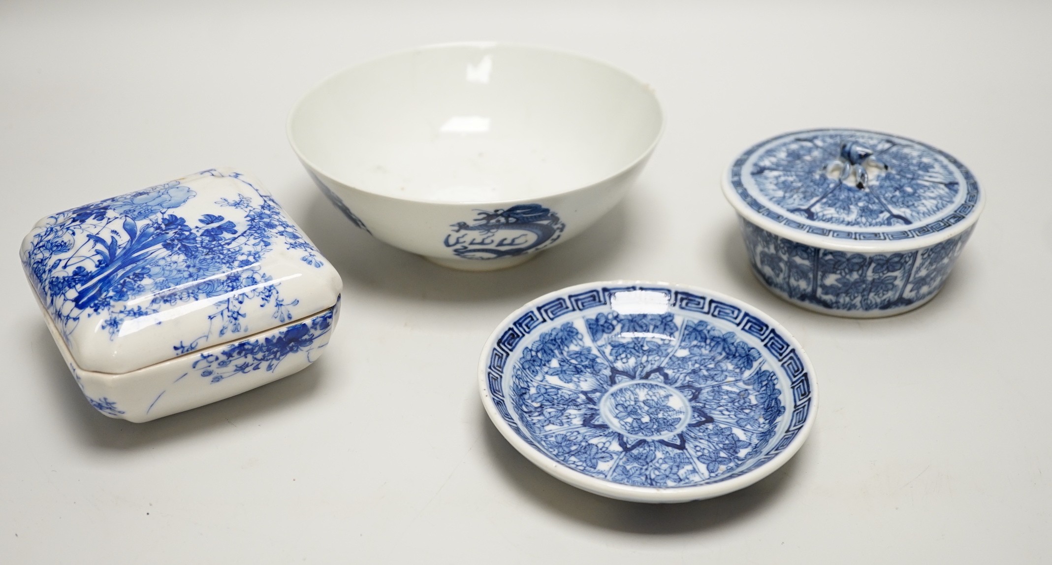 A Chinese blue and white Dragon medallion bowl, 16.3 cm, a blue and white pot cover and stand and a Japanese box and cover